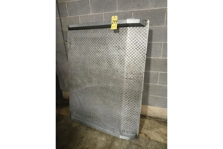 Used _UNKNOWN_ _UNKNOWN_ Dock Levelers Ohio US | Thompson Auctioneers #1554057