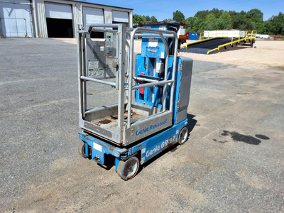 USED 2014 Genie GR-12