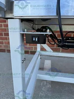 USED LABCONCO 302419101 LOGIC BIOSAFETY CABINET 4' CLASS II TYPE A2 W/ HYDRAULIC LEGS