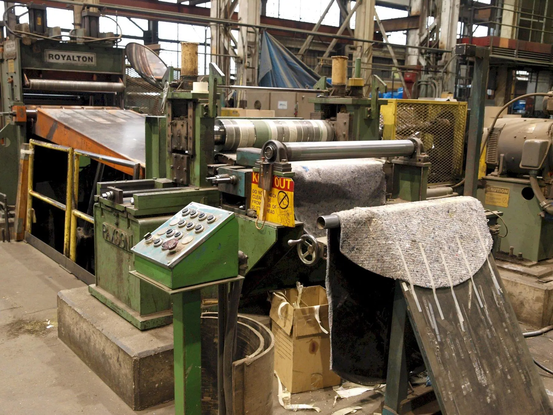 30,000 LB X 36" WIDE X 4" ARBOR  PAXSON SLITTING LINE. STOCK #0741122.