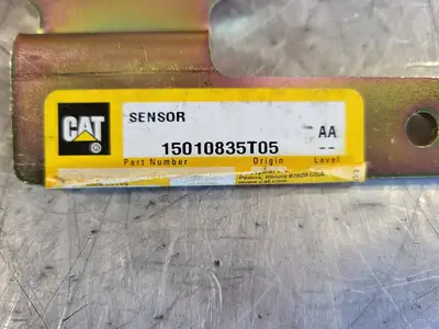 NEW CATERPILLAR 15010835T05