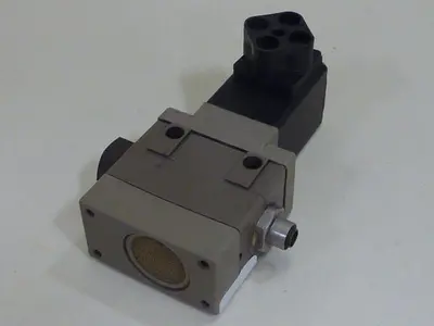 USED BURKERT EASY FLUID CONTROL SYS 125925E