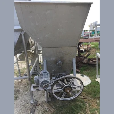 100ft³ Stainless Steel Hopper with Auger Discharge