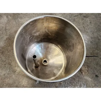 Used Stainless Steel Liquid Holding Tank – 9 Gallon
