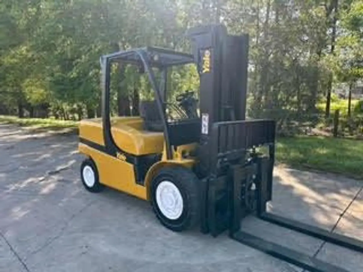 USED 2015 YALE GDP110VX