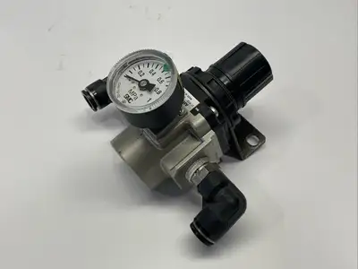 AR40-04BG | SMC  Pneumatic Regulator 0.05-0.85MPa 1/2" NPT - Used