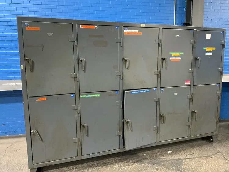 Used STRONG HOLD _UNKNOWN_ Cabinets Ohio US | HGR 24 #1358032
