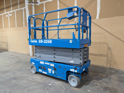 USED 2017 Genie GS-3246
