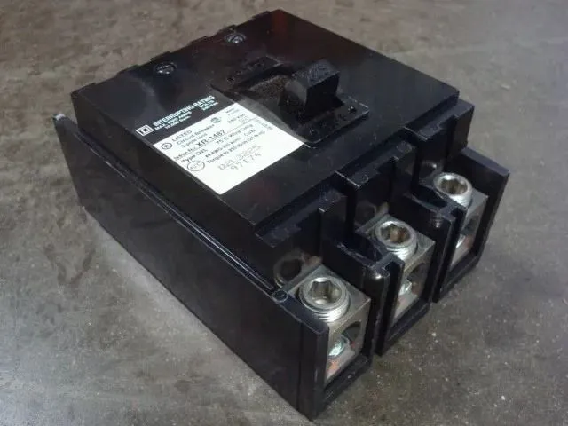 Square D Q2L3225 225 Amp Circuit Breaker 240VAC Used