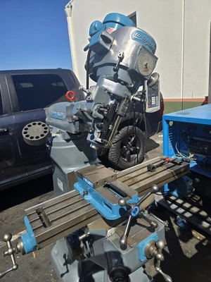 Bridgeport, Vertical Mill, Variable Speed, 1.5 HP, J Head, 3k RPM, 36" table