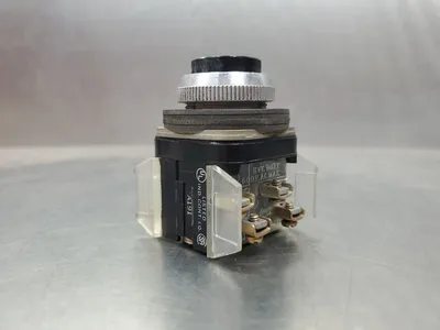 ALLEN BRADLEY 800T-B2 SER B BLACK PUSHBUTTON SWITCH. 4D-8