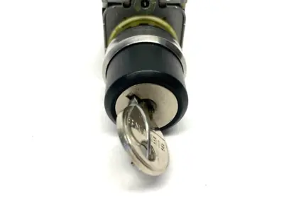 3SU1050-4BF01-0AA0 | Siemens RONIS Key-Operated Switch 22mm Round w/ 2x NO Contact - Used