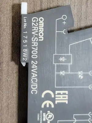 USED OMRON G2RV-SR700