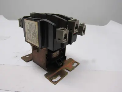 Furnas 42CE35AJ223 Ser A 600V 15Hp MAX 24V Coil Definite Purpose Controller