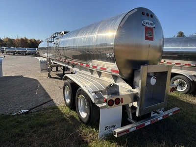 Used 2021 WALKER MILK TANKER TRAILER Liquid Supply Trailers Michigan US | Miedema Asset Management Group #1709468