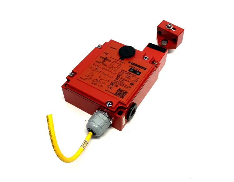 Used TELEMECANIQUE XCSE-7313, XCSE 7313, XCS-E7313 Relays & Switches | Maverick Industrial Sales #1099173