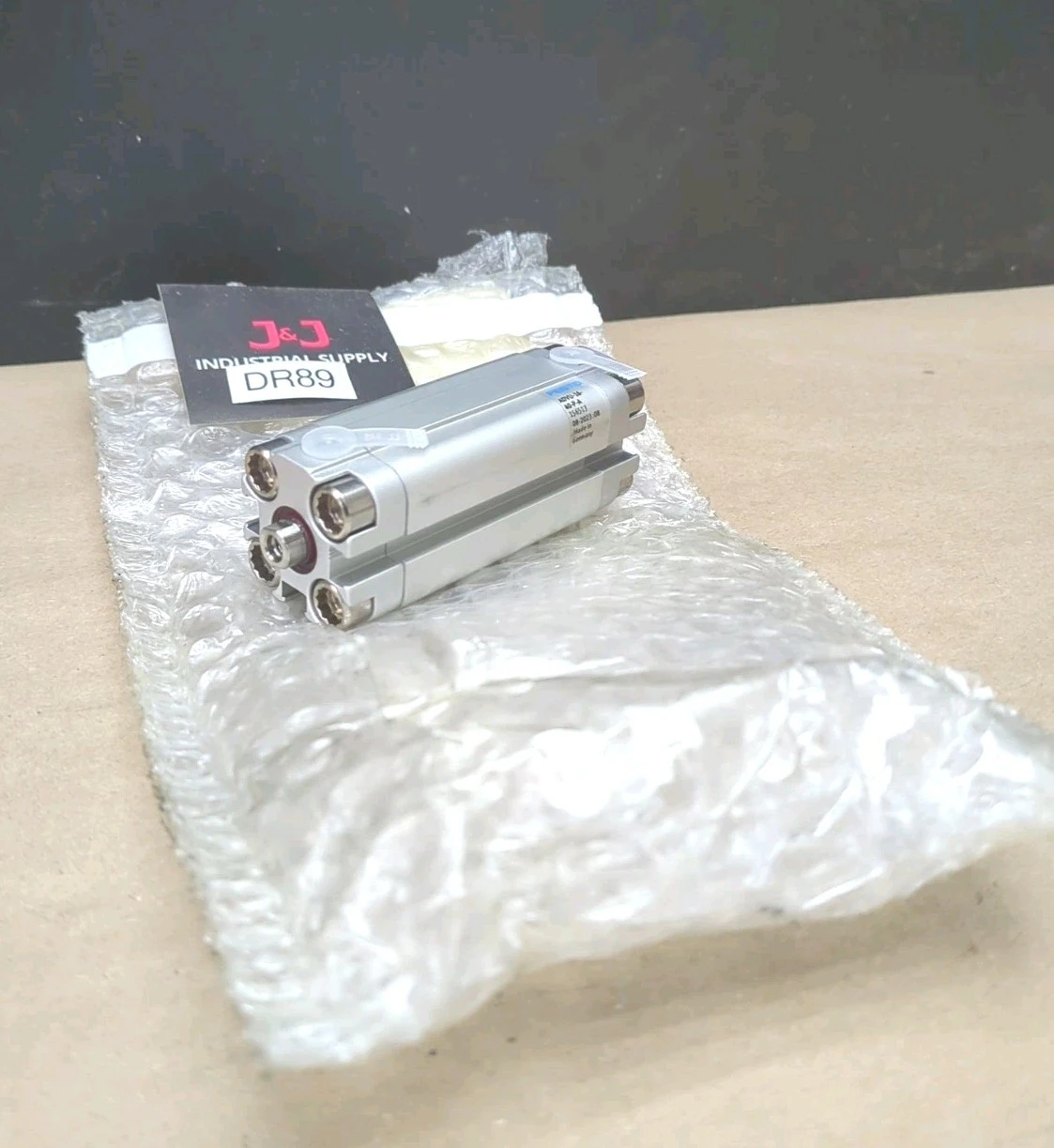 NEW Festo ADVU-16-40-P-A