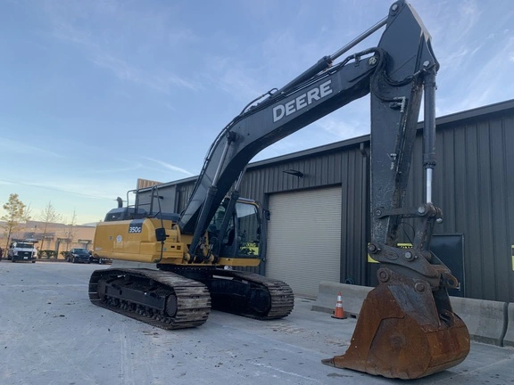USED 2019 Deere 350G LC