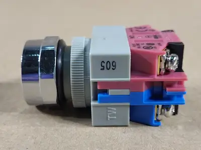 NEW IDEC ABW111-B,G,R