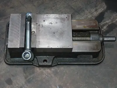 Kurt 6" Vise