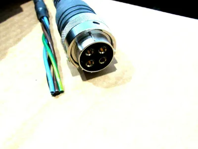 NEW ALLEN BRADLEY 2090-XXNPMP-16S90 CABLE SER.A 2090XXNPMP16S90