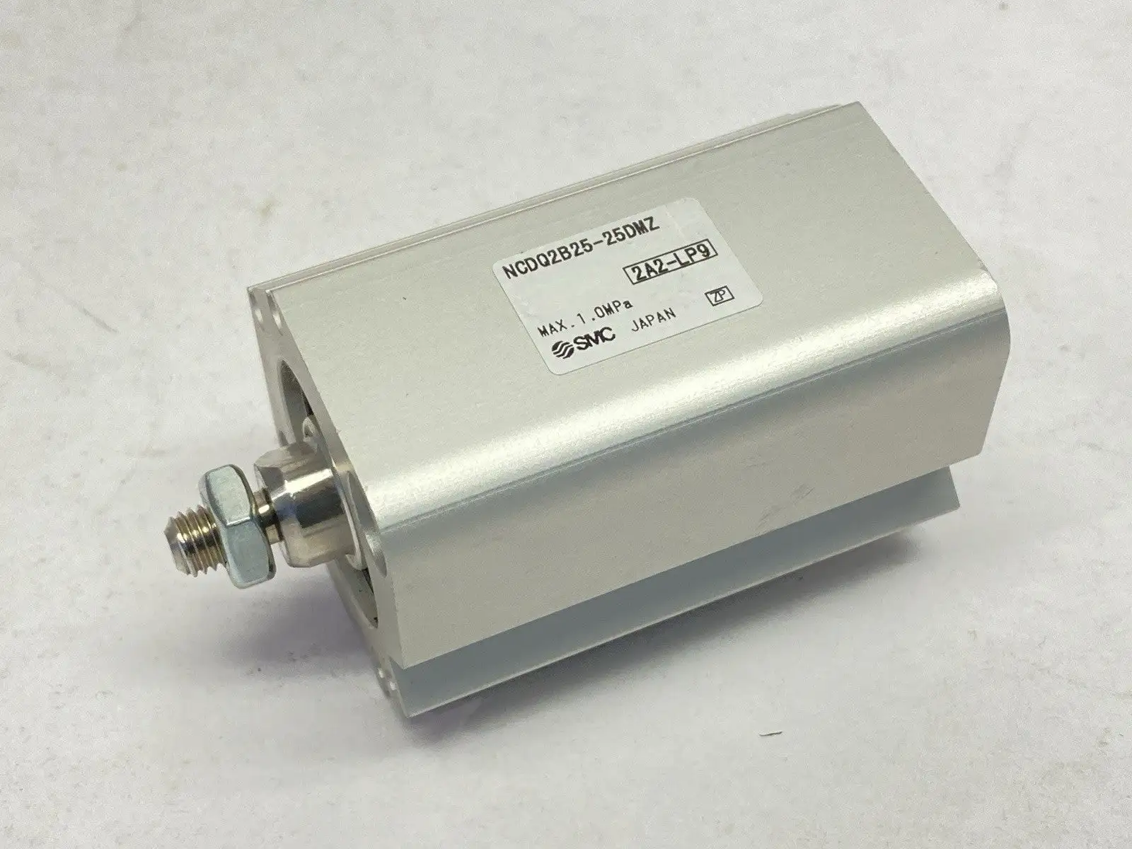 NCDQ2B25-25DMZ | SMC  Double Acting Pneumatic Cylinder 25mm Bore 25mm Stroke - New – Open box