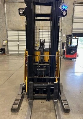 USED 2012 HYUNDAI 18BRP-7