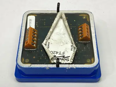FT420 | Seametrics  Digital Flow Rate And Total Indicator - For parts or not working
