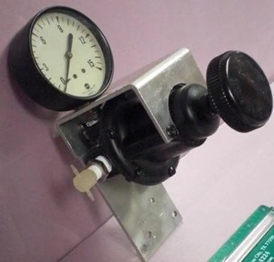 USED FOXBORO VTS452B REGULATOR 4000 PSI INLET MAX 60 PSI OUTLET MAX