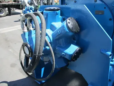 Radmark, single roll granite/rock crusher pulverizer w/hydraulic motor