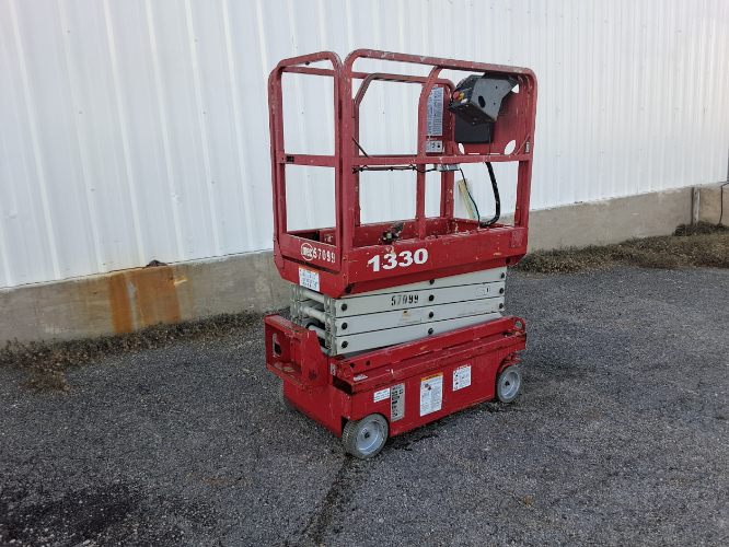 Used 2018 MEC 1330SE Scissor Lifters Texas US | Stack Equipment #1517570