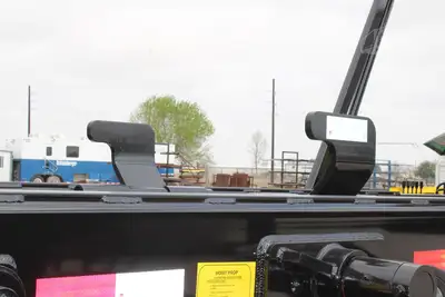 New | in-Stock 2027 PETERBILT 548 Rolloff Trucks Texas US | Roll Off Truck World #1492003