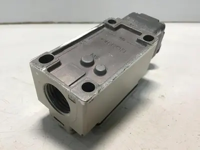 USED OMRON D4B-2115N-R