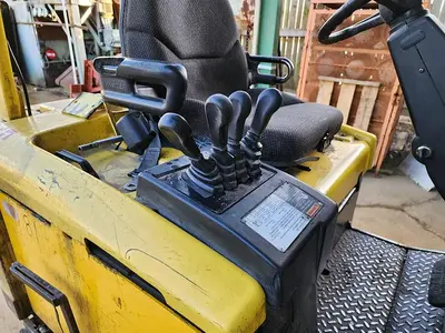 USED 2005 HYSTER E60Z
