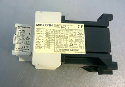 Mitsubishi Electric - SD-Q11 Magnetic Contactor / UQ-AX2 Aux Contact Block 4D