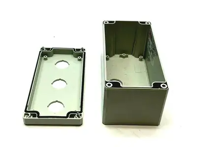 Q3PBPCDM | Hoffman  QLine D Pushbutton Type Enclosure 3PB x 22.5mm MISSING SCREW - Used