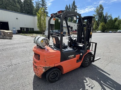 Used 2015 UNILEV UT25P Liquid Propane Forklifts Oregon US | MachineryMax #1341178