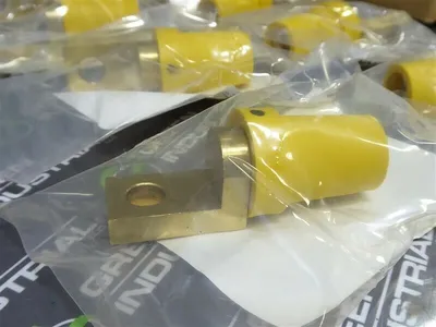 Box of 10 Marinco CL40FR-OFFSET-H Bus Bar Mount Female Receptacles Yellow New NIB