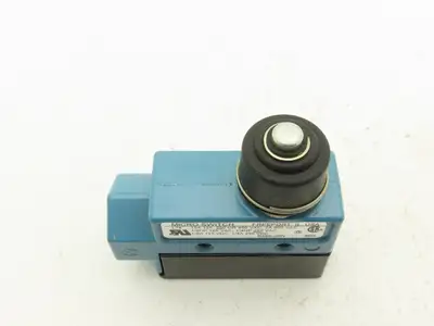 Honeywell BZE6-2RN Limit Switch Side Plunger SPDT 125-600V  Lot of 3