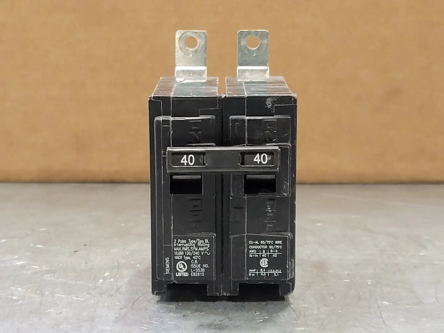 Used SIEMENS B240 Switchgears British Columbia CA | Lenmark #243299