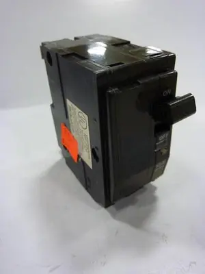 USED SQUARE D QO220