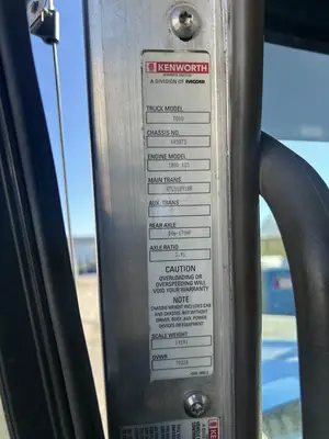 USED 2015 KENWORTH T800