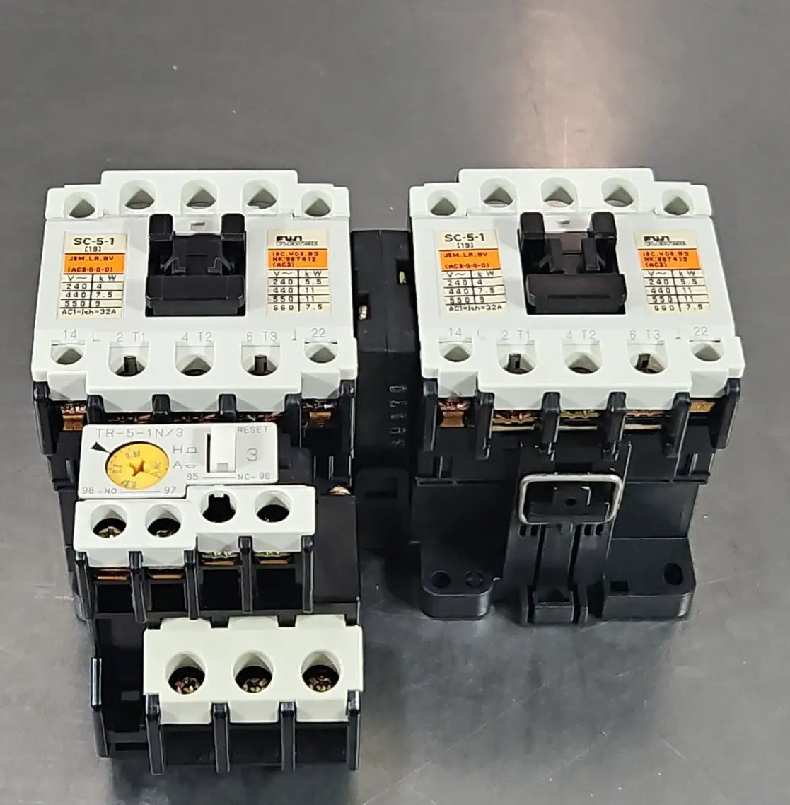 USED Fuji REVERSING CONTACTOR FUJI SC-5-1. TR-5-1N/3.