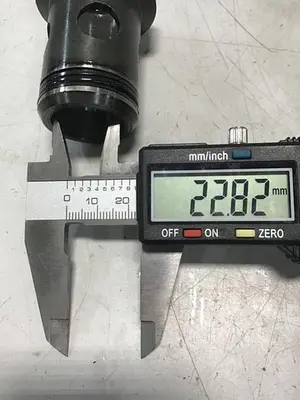 USED VICKERS 25-D20-10