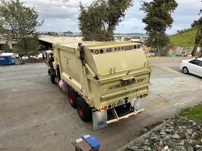USED 2011 AUTOCAR XPEDITOR