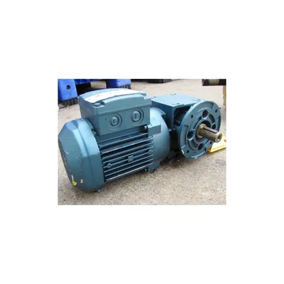 UNUSED SEW-EURODRIVE RIGHT ANGLE GEAR REDUCER WITH 0.25 KW MOTOR