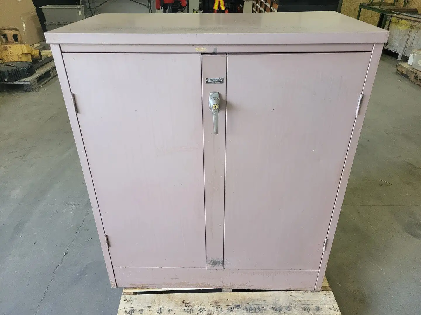 Storage Cabinet 36 x 20 x 42 in.
