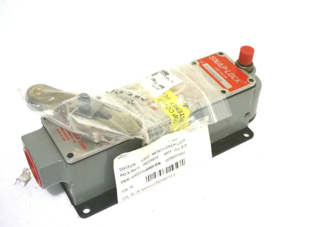 NEW NAMCO EA700-60055 SNAP LOCK LIMIT SWITCH EA70060055