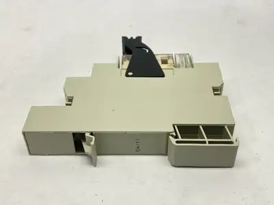 USED WEIDMÜLLER RELAY MODULE 24VDC 8A RCL424024 W/ 8536691001 BASE