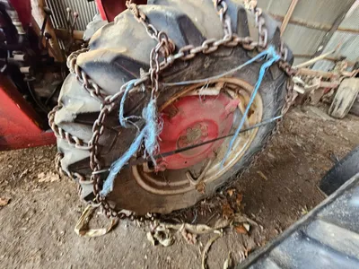 MASSEY FERGUSON 135 Tractor | Iron Listing (8)